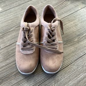 Isaac mizrahi sneakers